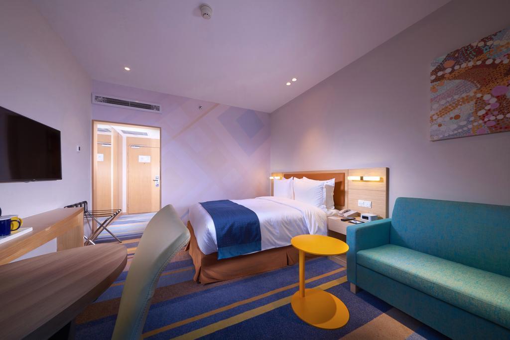 Holiday Inn Express Shanghai Zhenping By Ihg Exterior photo